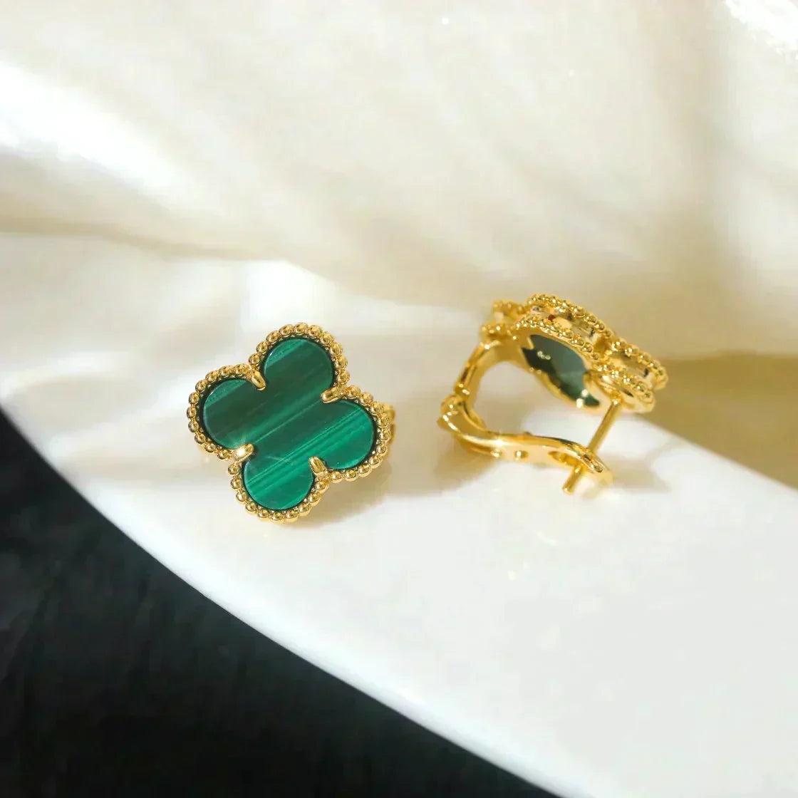VCA CLOVER MEDIUM 1 MOTIFS MALACHITE EARRINGS