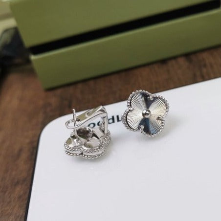 VCA CLOVER MEDIUM STUD EARRINGS