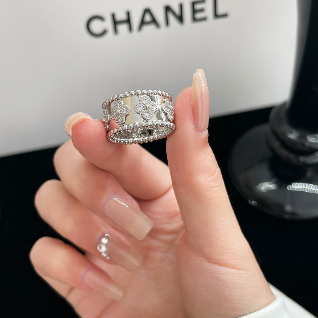 VCA PERLEE DIAMOND LARGE RING