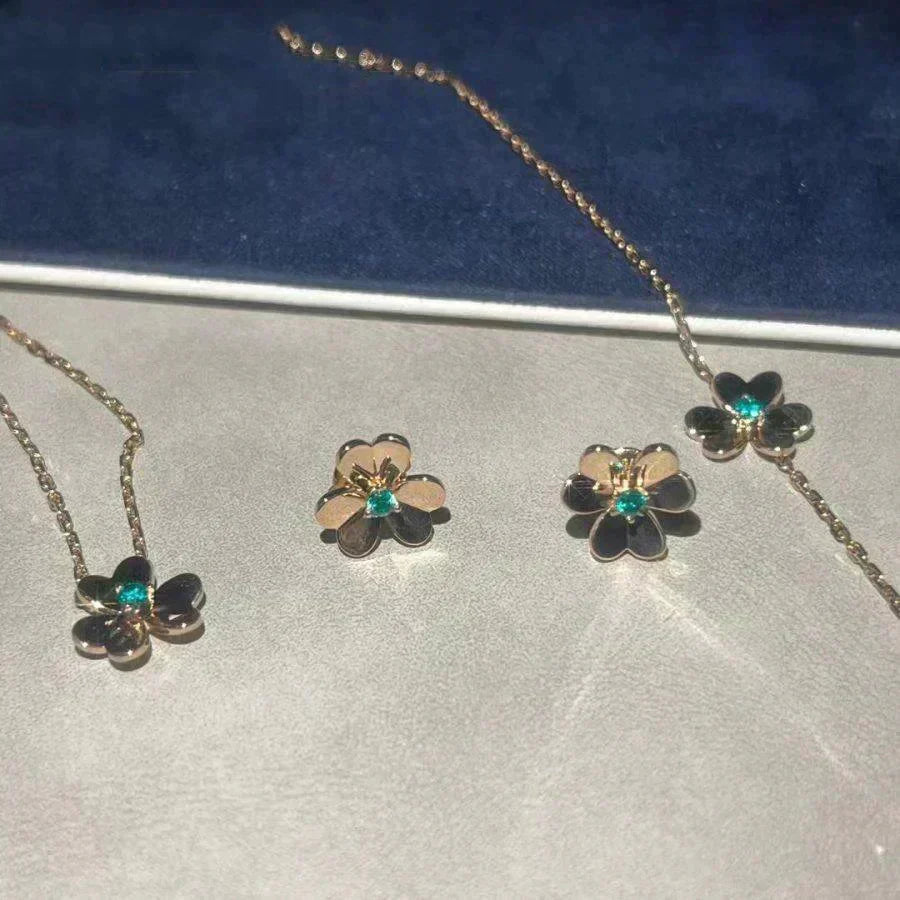VCA FRIVOLE FLOWER MALACHITE EARRINGS
